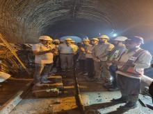 टीएचडीसीआईएल ने 444 मेगावाट वीपीएचईपी की यूनिट-01 में गैण्ट्री क्रेन के माध्यम से ड्राफ्ट ट्यूब की ओवरट कंक्रीट लाइनिंग का कार्य प्रारम्भ