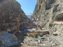 Dam concreting in overflow and non-overflow blocks in progress.